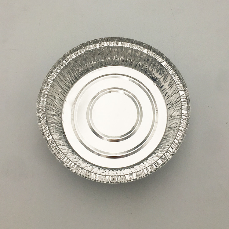 Kleine runde Backschale aus Aluminiumfolie