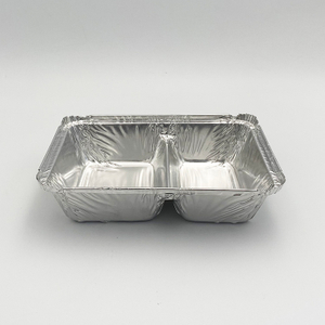 Kleines, tiefes Geschirr aus Aluminiumfolie mit zwei Gittern